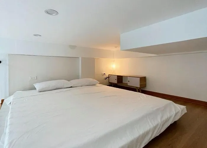 Thechanhsa Duplex Apartment Near Hanoi Train Station